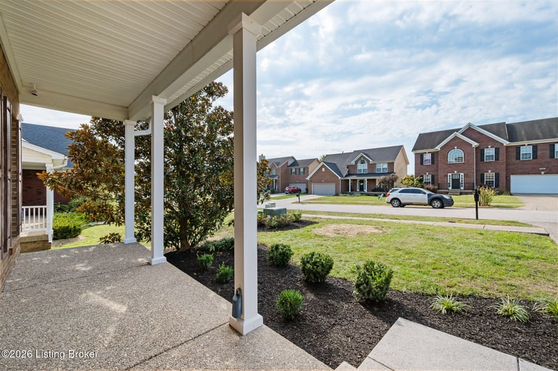 17834 Birch Bend Cir, Fisherville, KY 40023
