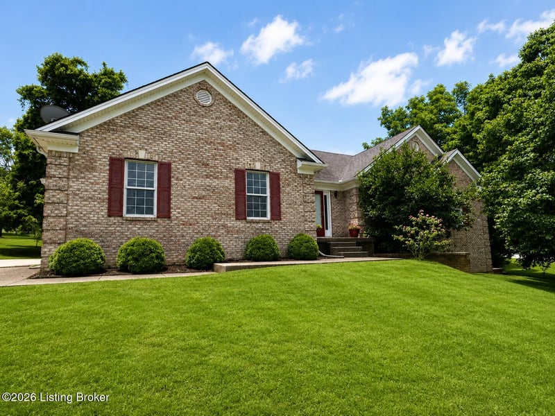 18 Cambridge Pl, Taylorsville, KY 40071
