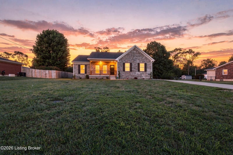 180 Azure Dr, Mt Washington, KY 40047