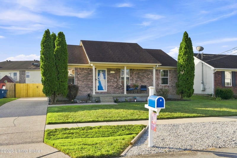 180 Treasure Bay Ct, Shepherdsville, KY 40165
