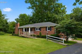 1800 Ironwood Rd, La Grange, KY 40031