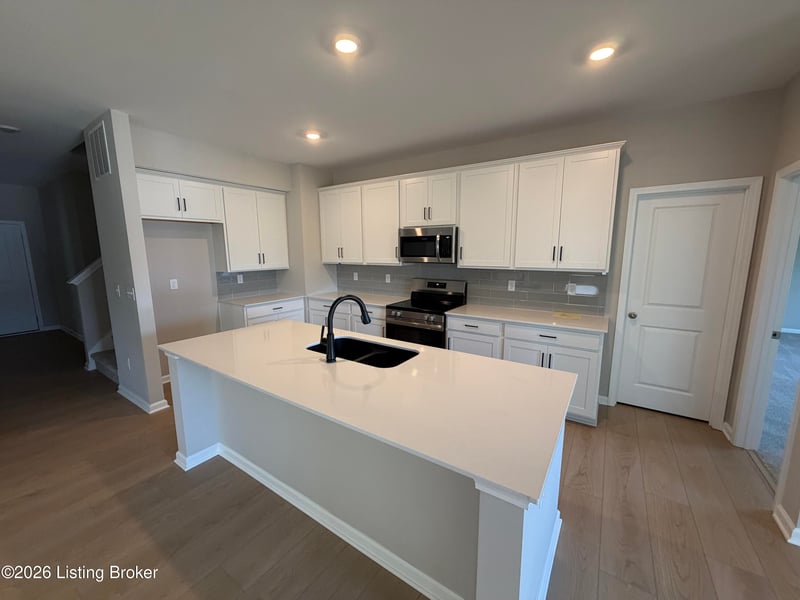 18001 Ridgeline Pl, Louisville, KY 40023