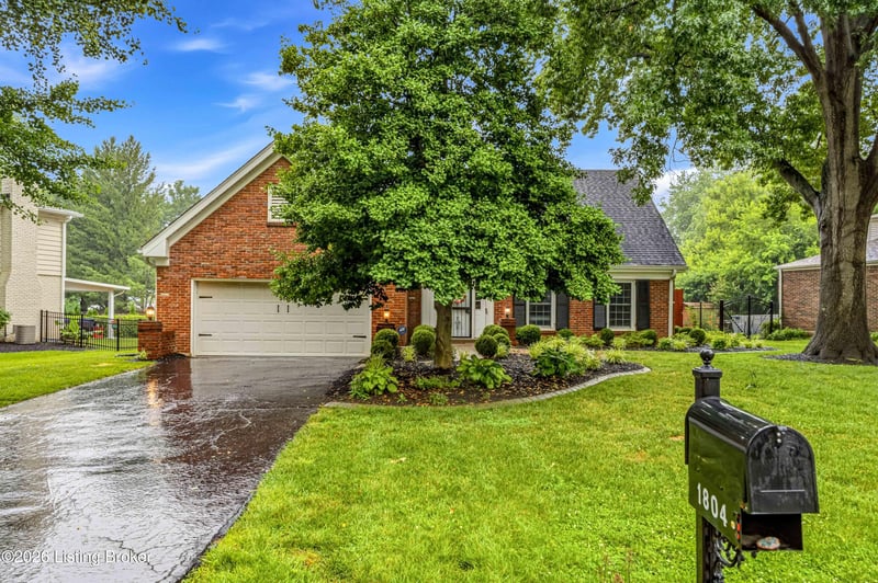 1804 Crossgate Ln, Louisville, KY 40222