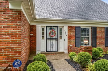 1804 Crossgate Ln, Louisville, KY 40222