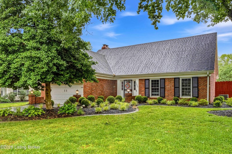 1804 Crossgate Ln, Louisville, KY 40222