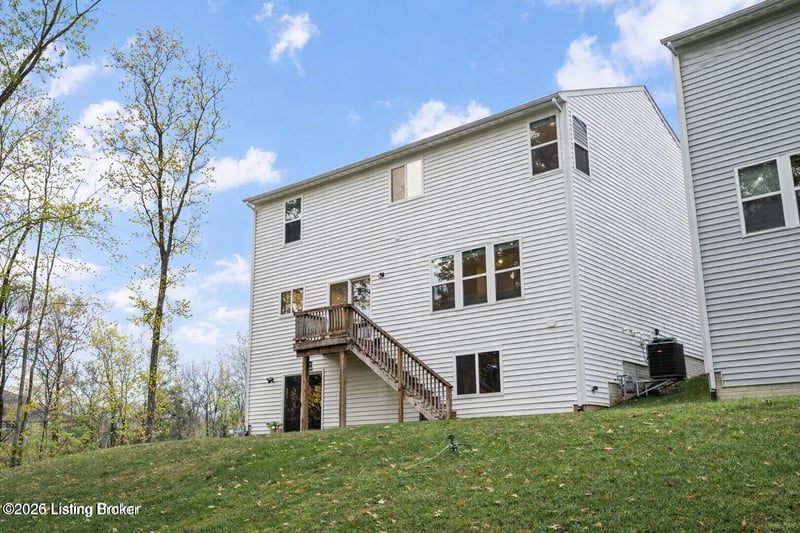 18070 Bridle Run Dr, Louisville, KY 40245