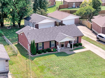 181 Bally Castle Ct, Louisville, KY 40229
