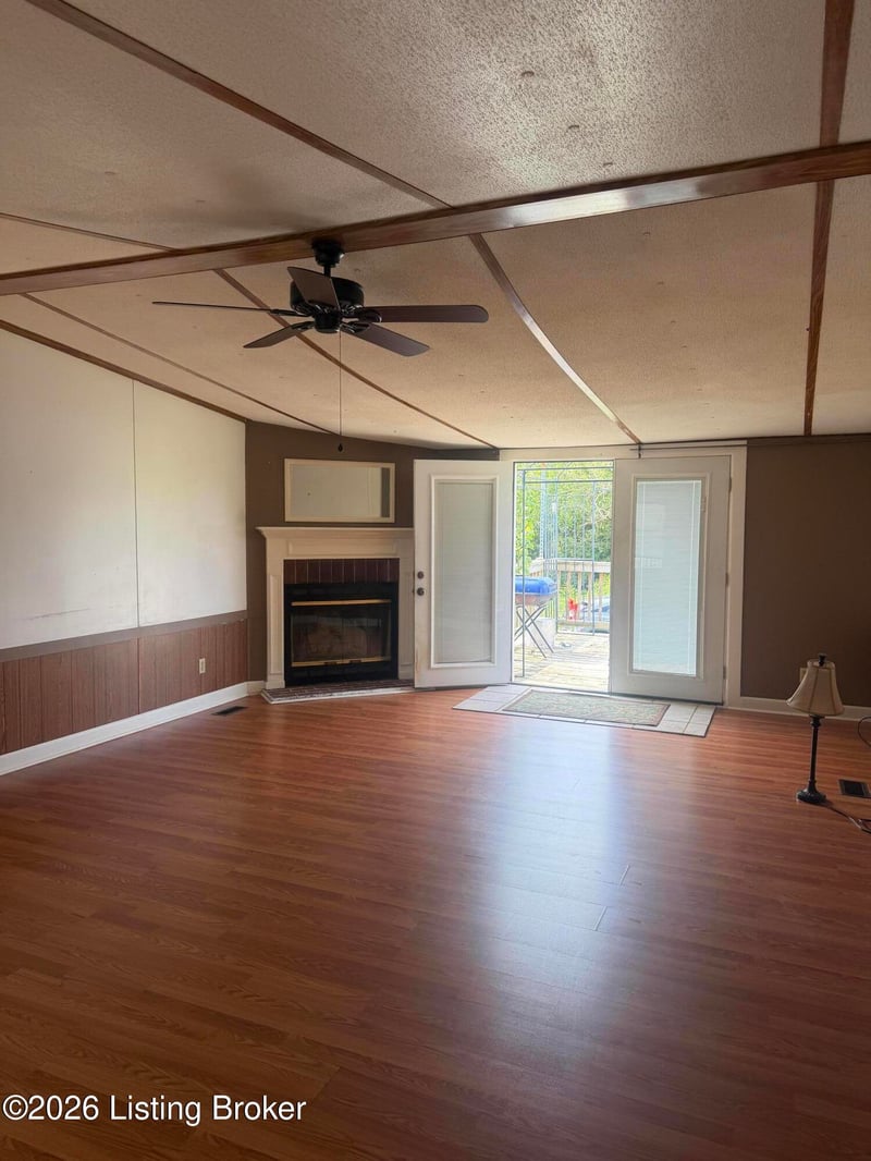 1811 Castle Hwy, Eminence, KY 40019