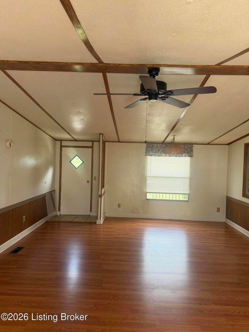 1811 Castle Hwy, Eminence, KY 40019