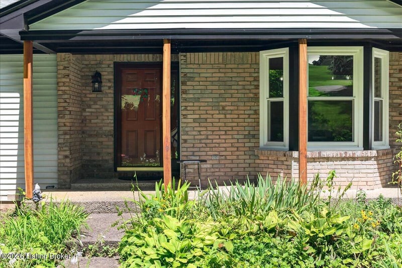 1811 Foxboro Rd, La Grange, KY 40031