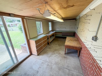 1813 Wesley Ave, Louisville, KY 40220
