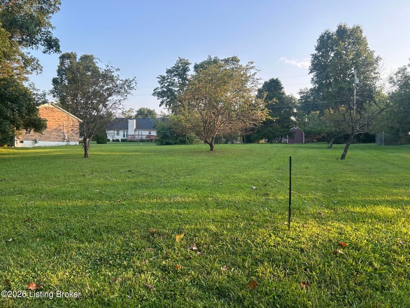 1814 Hoffman Dr, La Grange, KY 40031