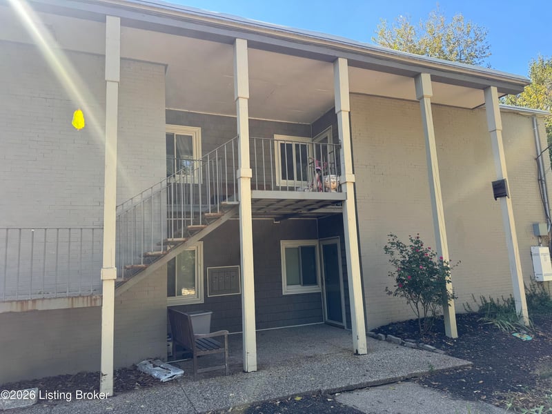 1815 Gardiner Ln #APT J80, Louisville, KY 40205