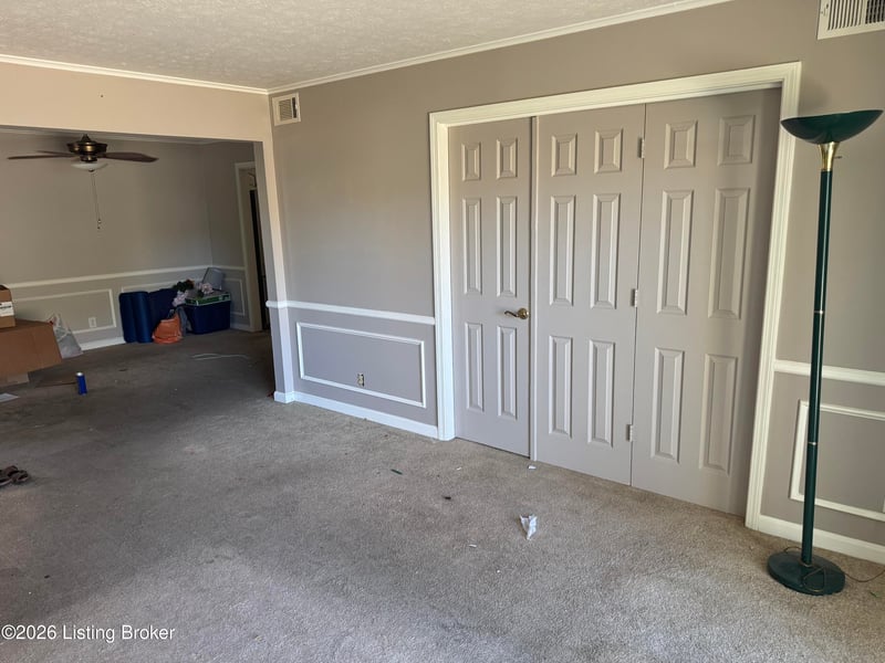 1815 Gardiner Ln #APT J80, Louisville, KY 40205