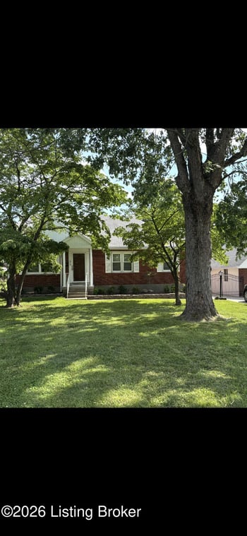 1818 Lewiston Dr, Louisville, KY 40216