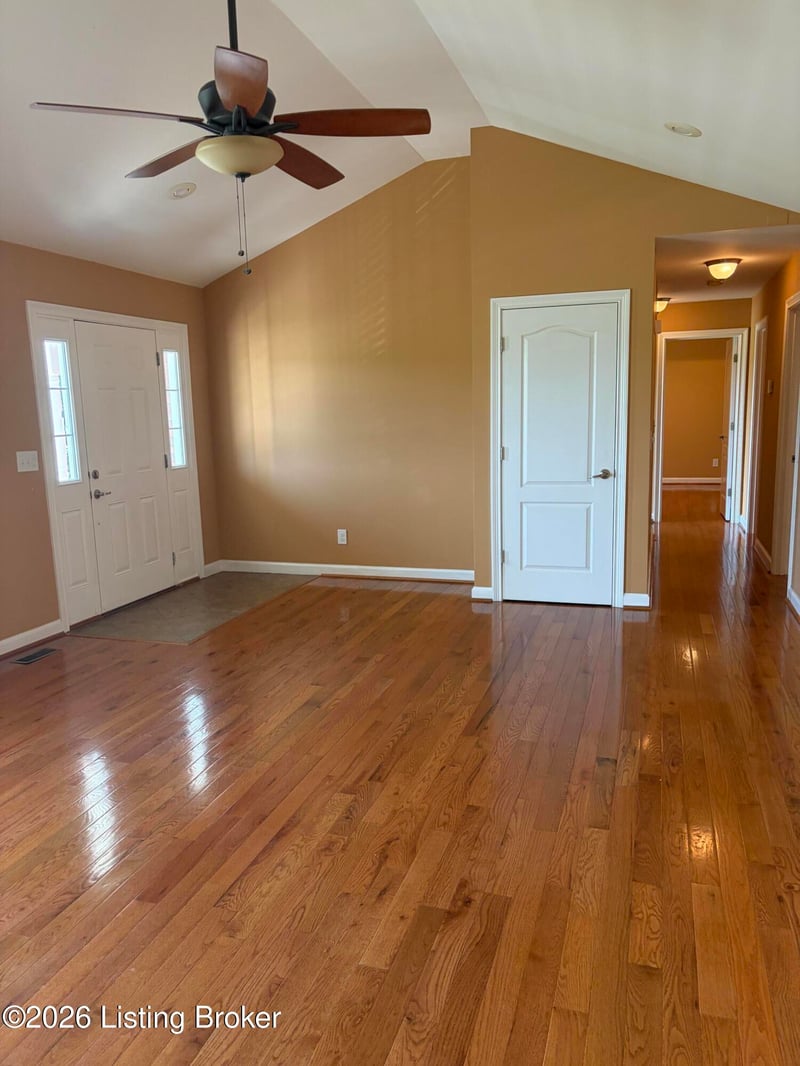 182 Grand Canyon Dr, Elizabethtown, KY 42701