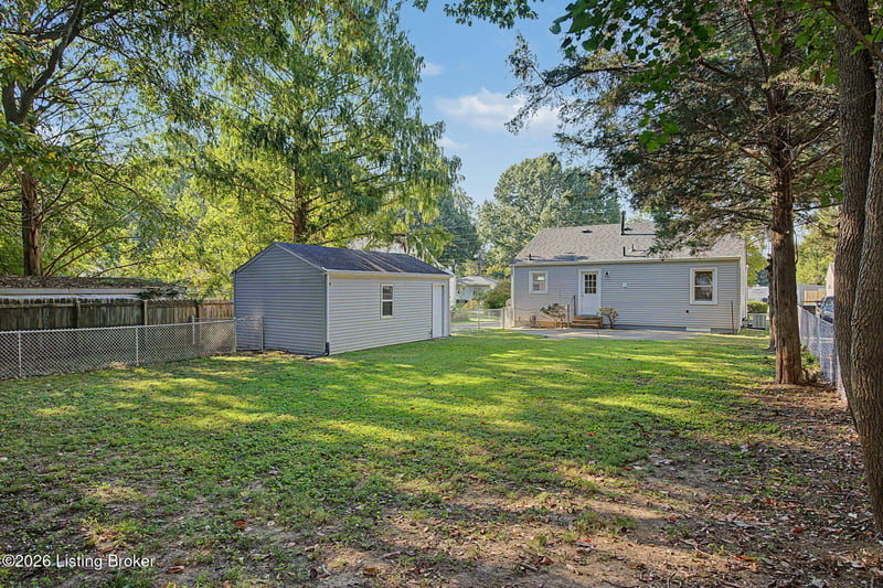 1823 Kingsford Dr, Louisville, KY 40216