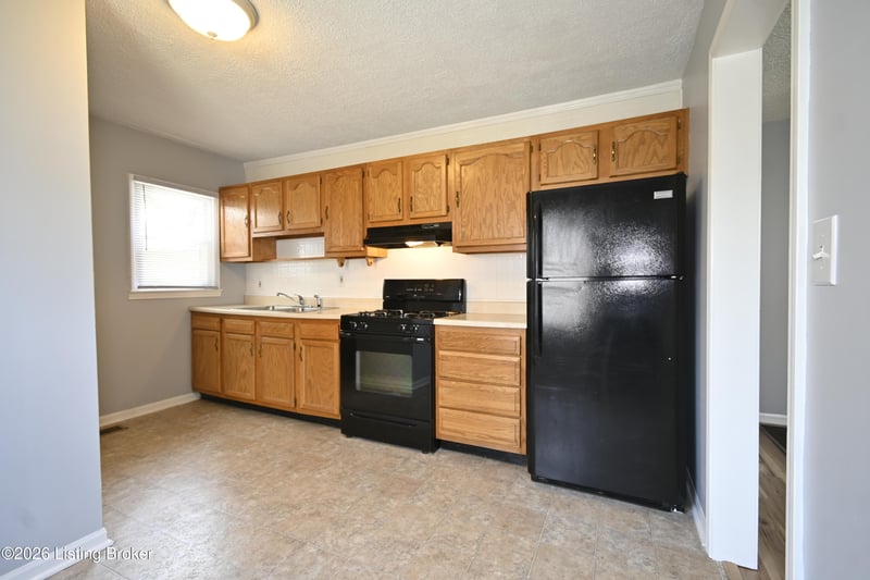 1823 Pershing Ave, Louisville, KY 40242