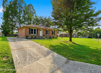 1824 Oakwood Dr, Shelbyville, KY 40065