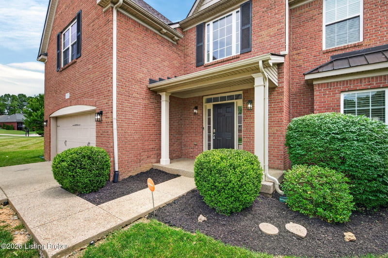 18405 Standwick Dr, Louisville, KY 40245