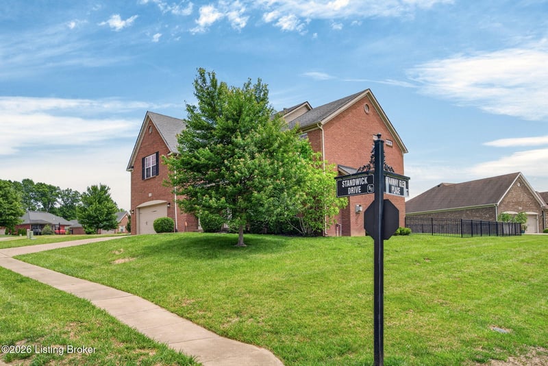 18405 Standwick Dr, Louisville, KY 40245