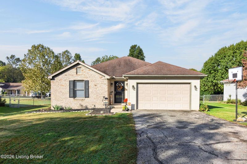 1851 Locust St, Madison, IN 47250