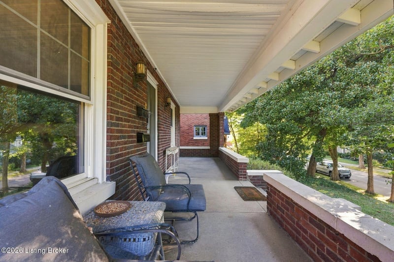 1855 Harvard Dr, Louisville, KY 40205