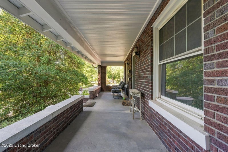 1855 Harvard Dr, Louisville, KY 40205