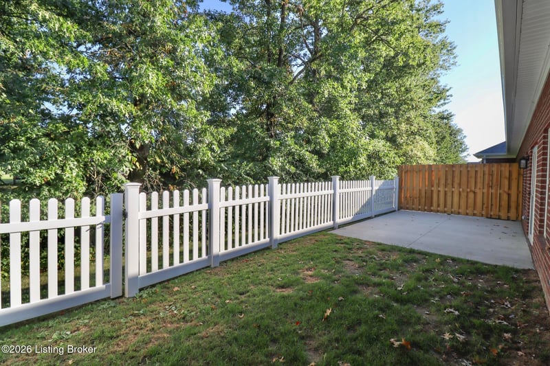 186 Bullitt Creek Dr #6, Shepherdsville, KY 40165