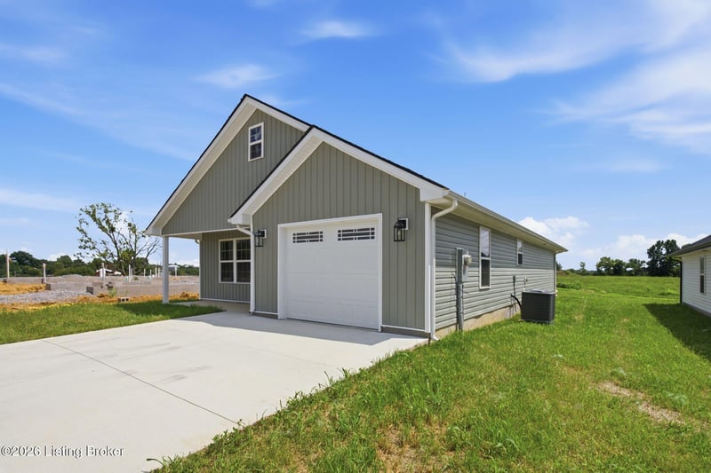 186 Charles Carr Dr, Harrodsburg, KY 40330