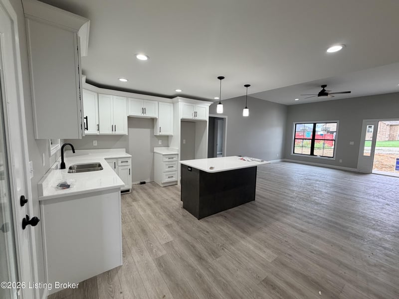 186 New Orleans Ct, Taylorsville, KY 40071