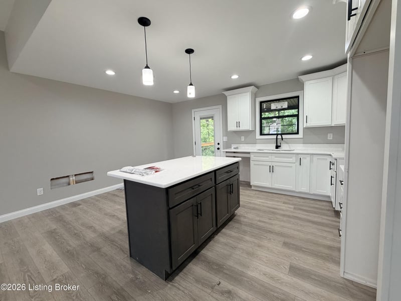 186 New Orleans Ct, Taylorsville, KY 40071