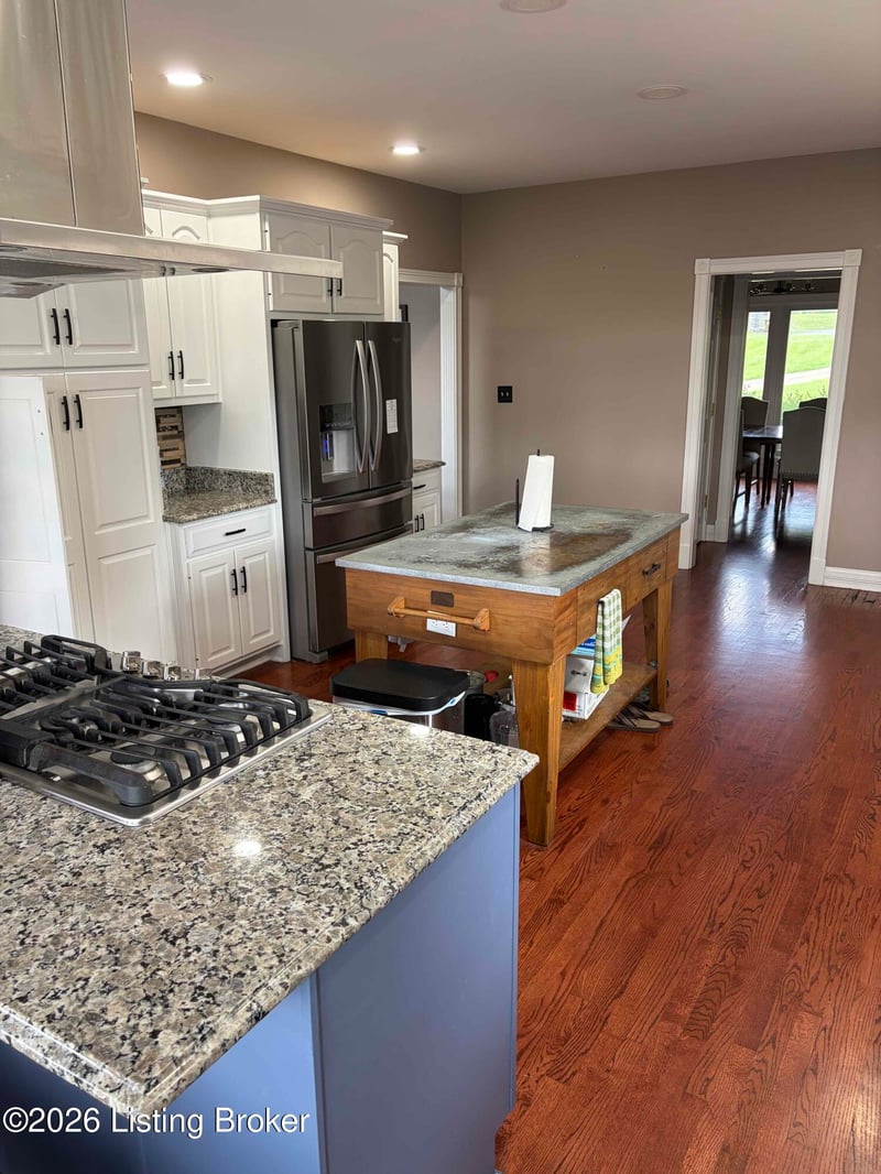 18708 Shelbyville Rd, Louisville, KY 40023