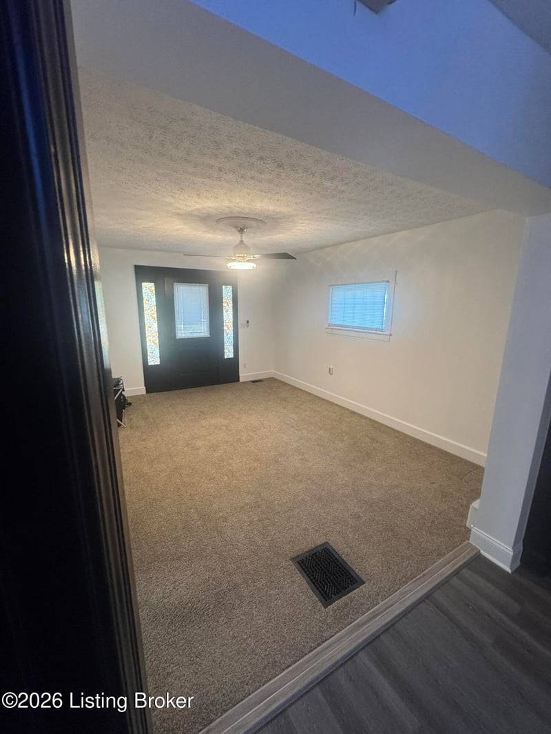 1876 Kendall Ln, Louisville, KY 40216