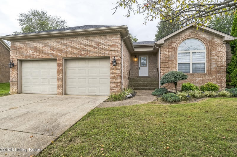 189 Cherokee Cir, Mt Washington, KY 40047