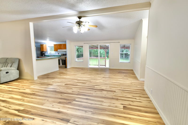 1891 Horsefly Hollow Rd, Lebanon Junction, KY 40150
