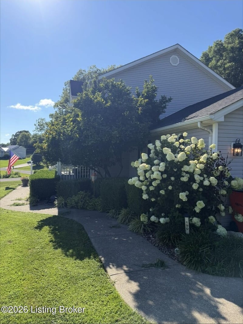 190 W Ridgeway Dr, Elizabethtown, KY 42701