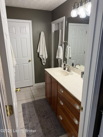 190 W Ridgeway Dr, Elizabethtown, KY 42701