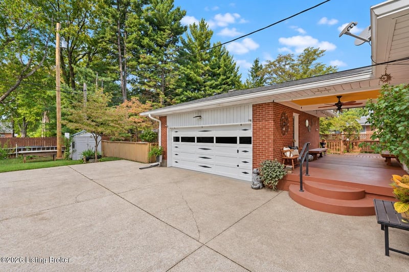 1902 Wesley Ave, Louisville, KY 40220