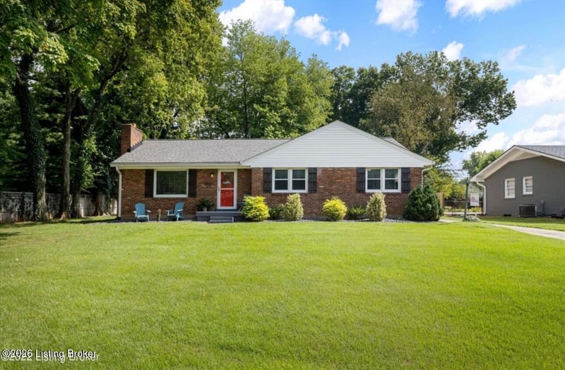 1905 Hoke Rd, Louisville, KY 40220