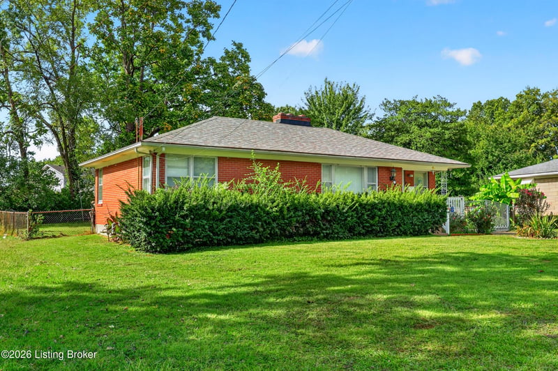 1906 Lampter St, Louisville, KY 40216