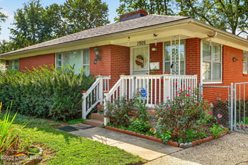 1906 Lampter St, Louisville, KY 40216