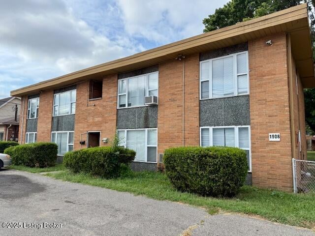 1908 Crums Ln, Louisville, KY 40216