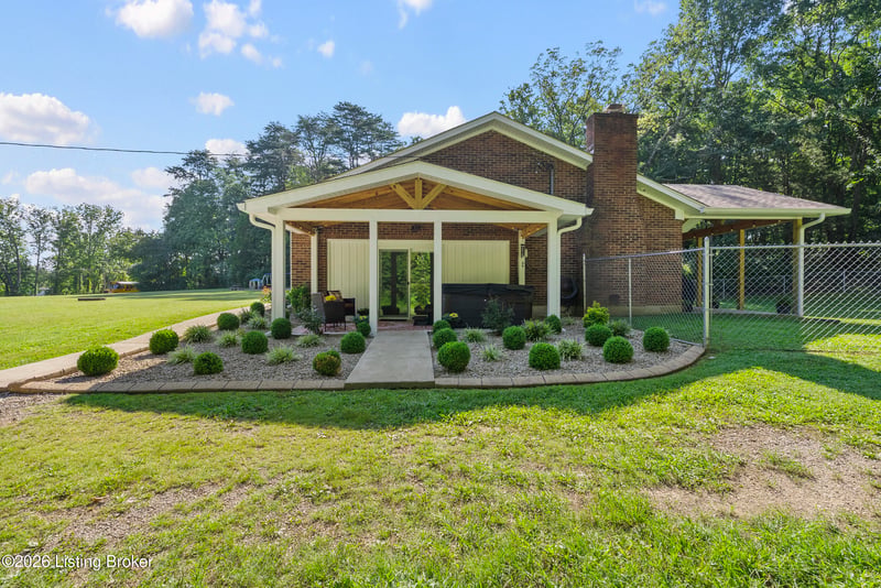 191 Briarway Dr, Mt Washington, KY 40047