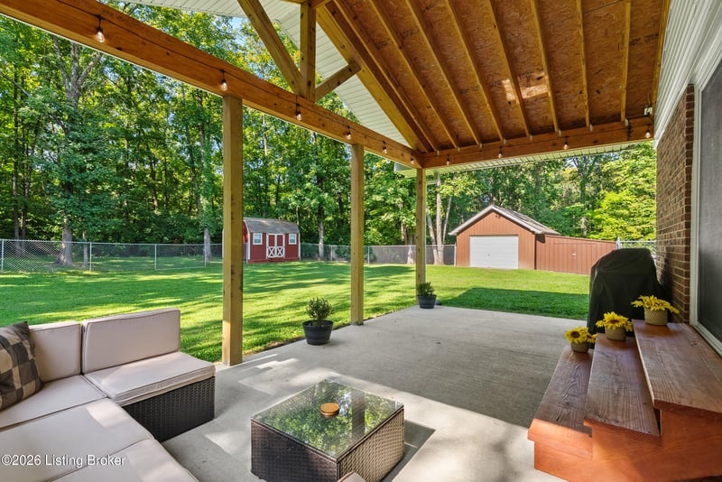 191 Briarway Dr, Mt Washington, KY 40047