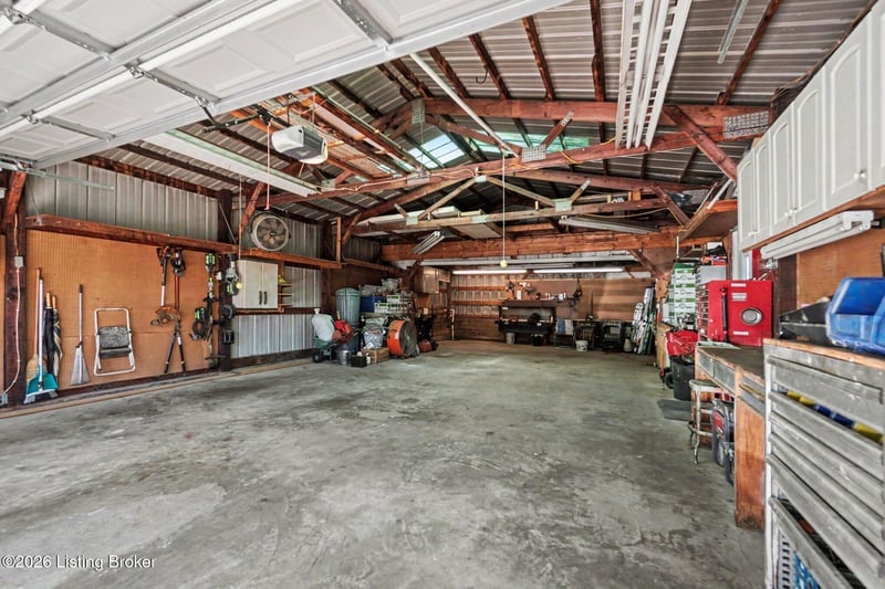 1911 Old Lawrenceburg Rd, Frankfort, KY 40601