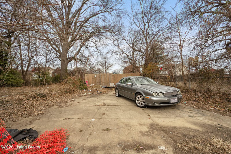 1912 W Market St, Louisville, KY 40203