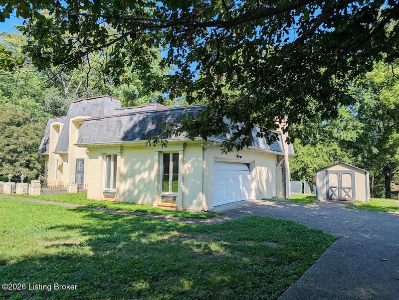 1913 Flat Rock Rd, Louisville, KY 40245