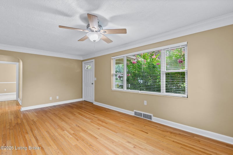 1917 Upper Hunters Tc, Louisville, KY 40216