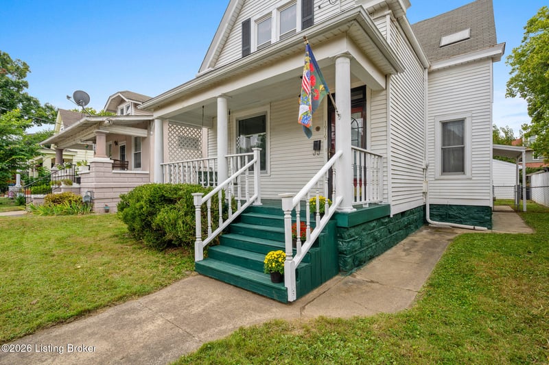 1919 Deerwood Ave, Louisville, KY 40205